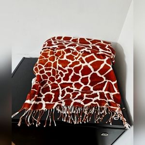 Woman giraffe print scarf/shawl ( gently worn once for photo purposes  only)